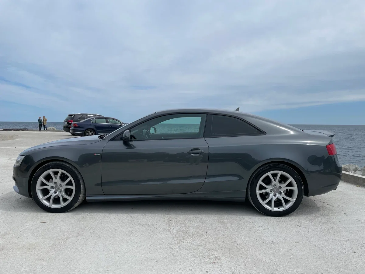 Audi A5 8T — фото поколения