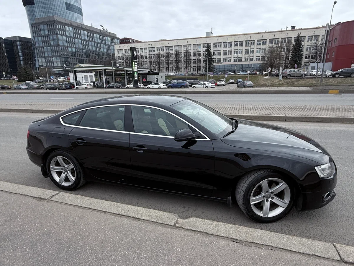 Audi A5 8T — фото поколения