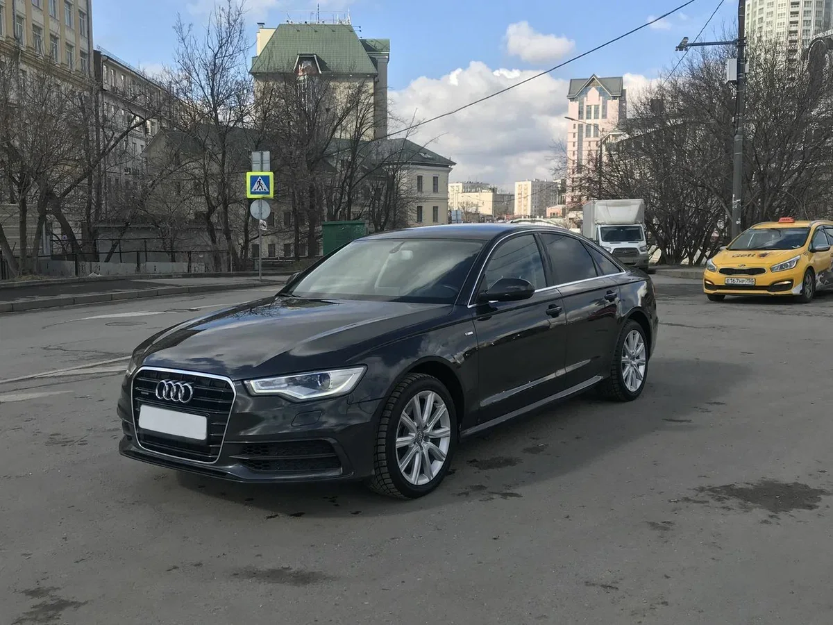 Audi A6 C7 — фото поколения