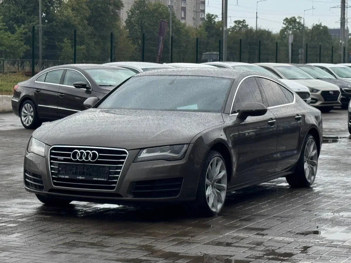 Audi A7 C7 — фото поколения