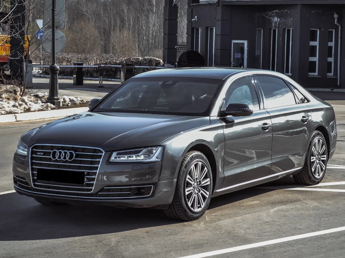 Audi A8 D4 — фото поколения