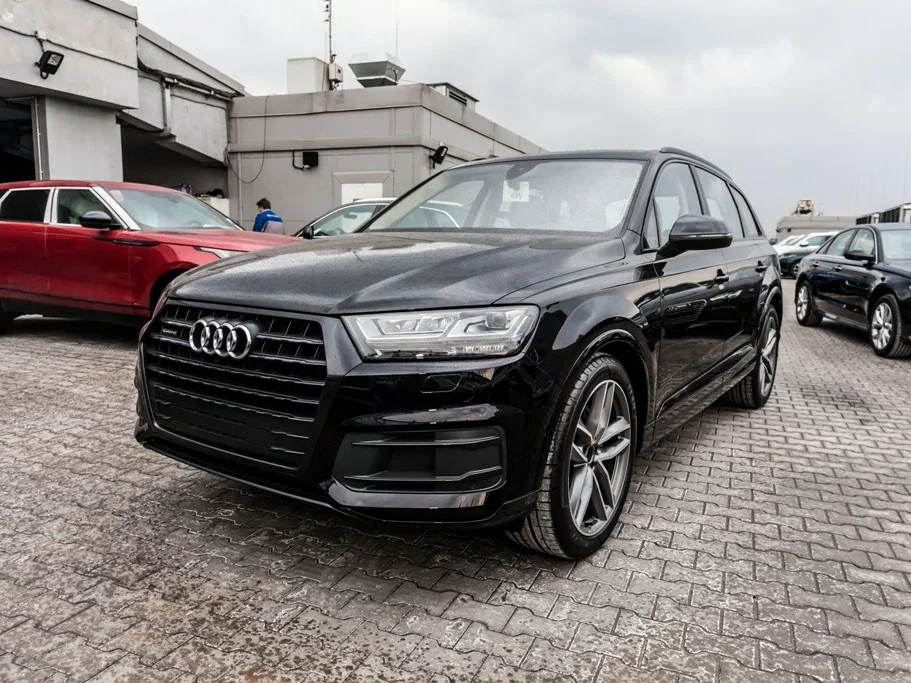 Audi Q7 4M — фото поколения