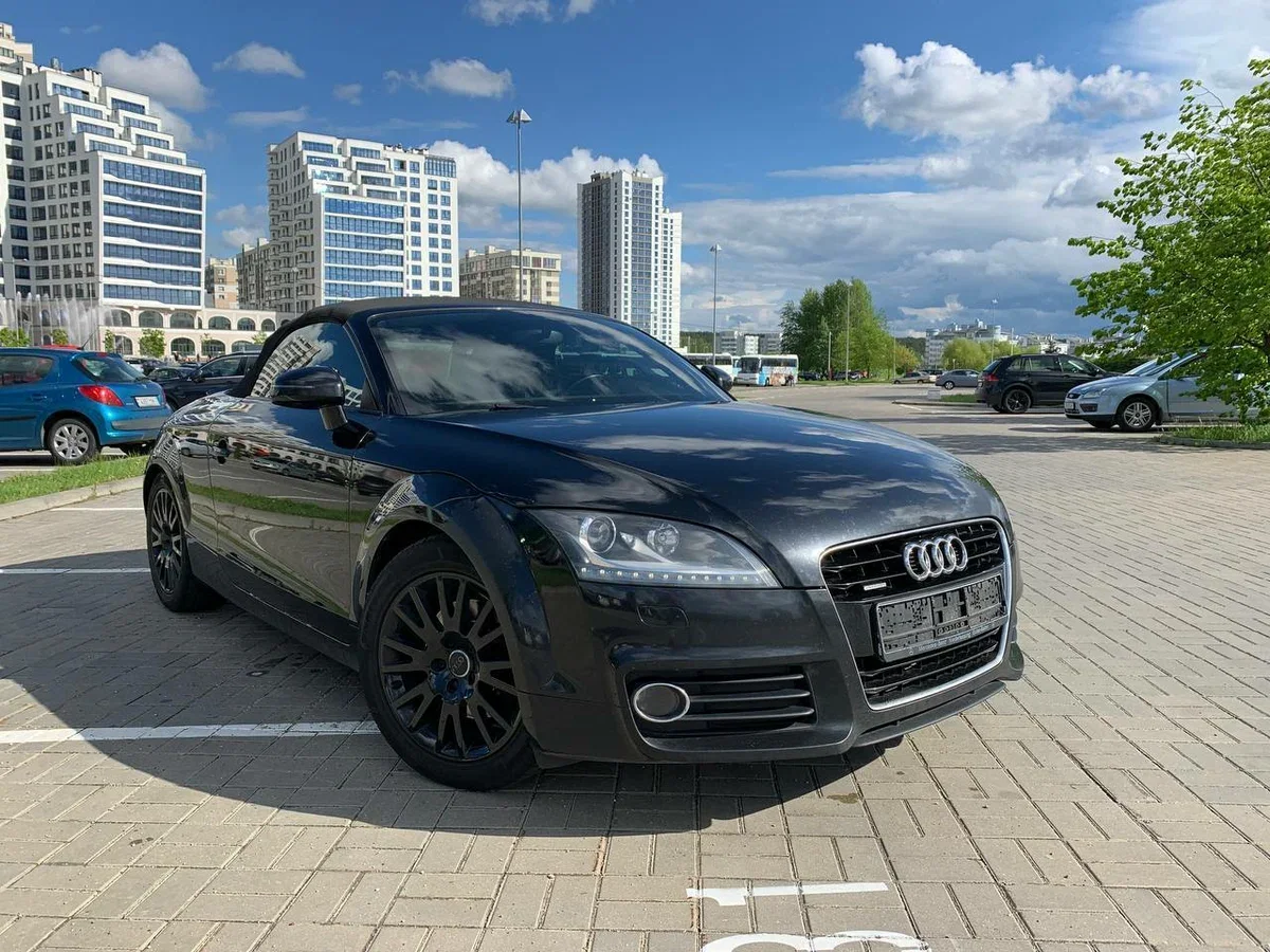 Audi TT 8J — фото поколения