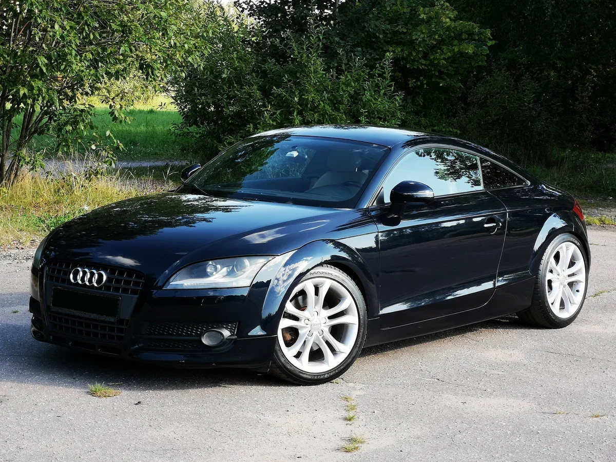 Audi TT 8J — фото поколения