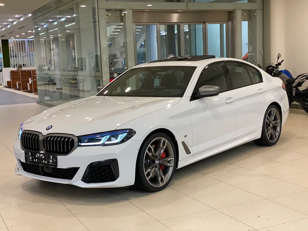 BMW 5 серия G30/G31 — фото поколения
