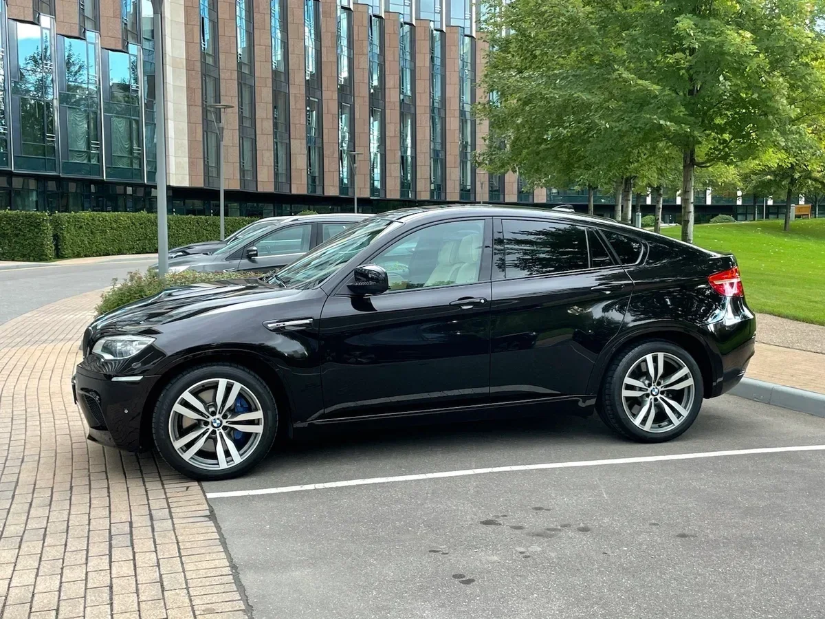 BMW X6 E71 — фото поколения