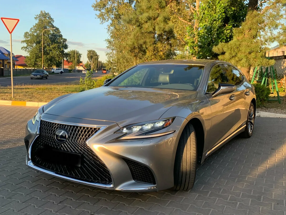 Lexus LS XF50 — фото поколения