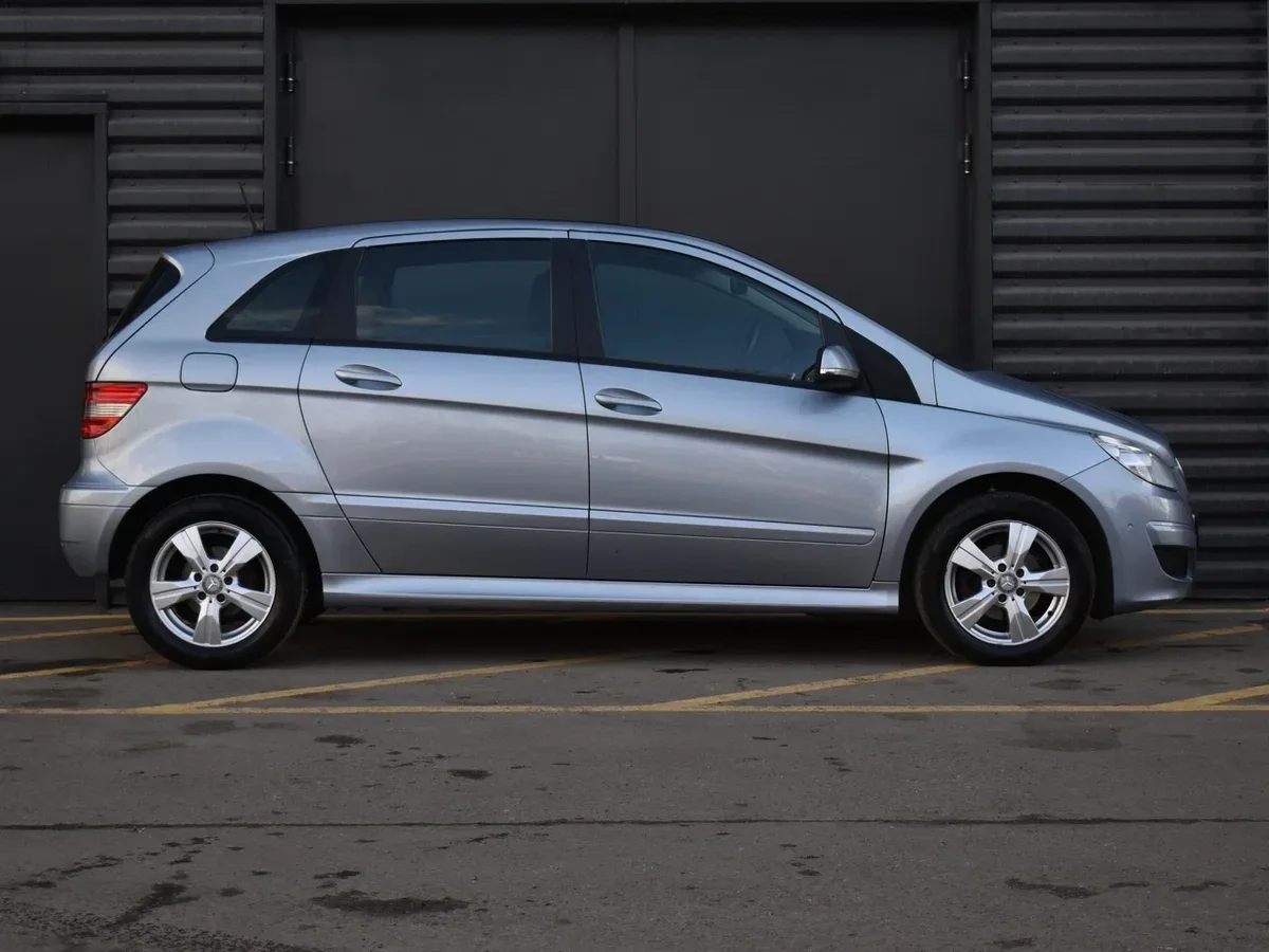 Mercedes-Benz B-класс W245 — фото поколения