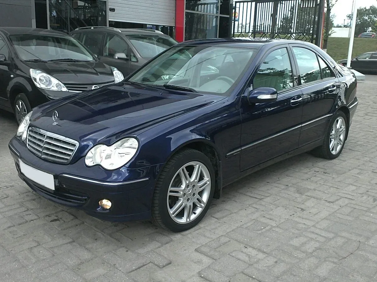 Mercedes-Benz C-класс W203 — фото поколения