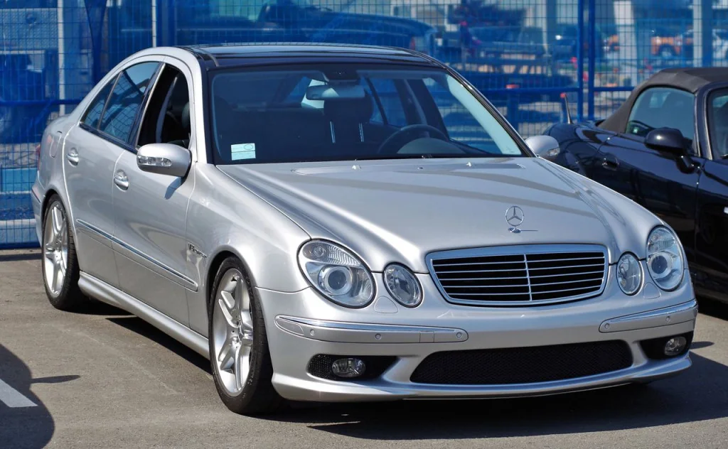 Mercedes-Benz E-класс W211 — фото поколения