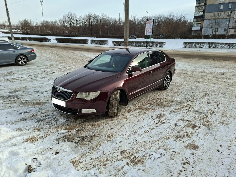 Skoda Superb I — фото поколения
