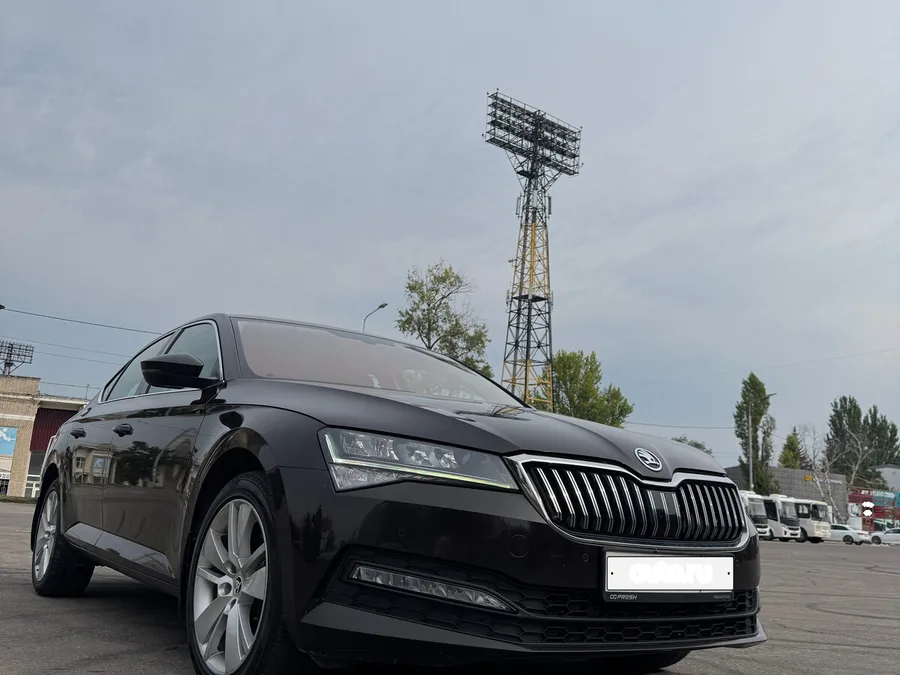 Skoda Superb III — фото поколения
