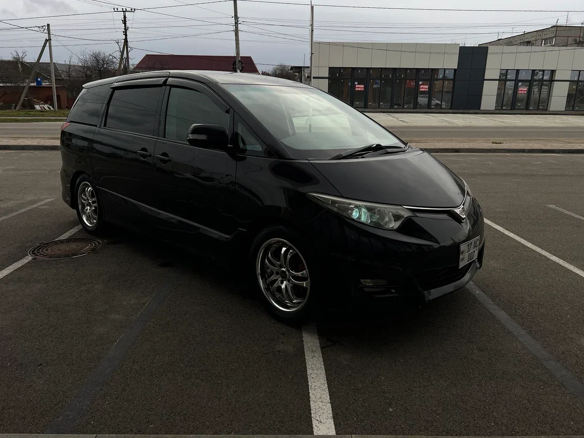 Toyota Estima XR50 — фото поколения