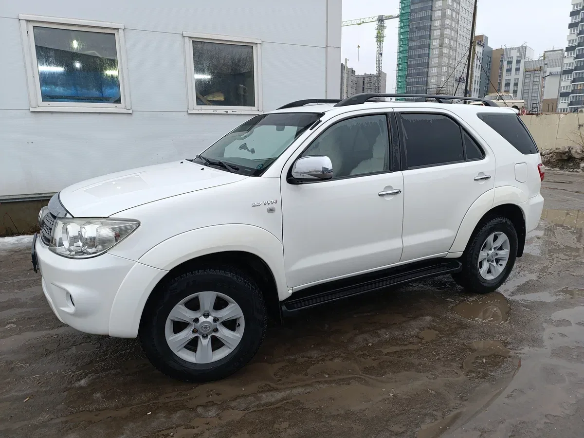 Toyota Fortuner AN50 — фото поколения
