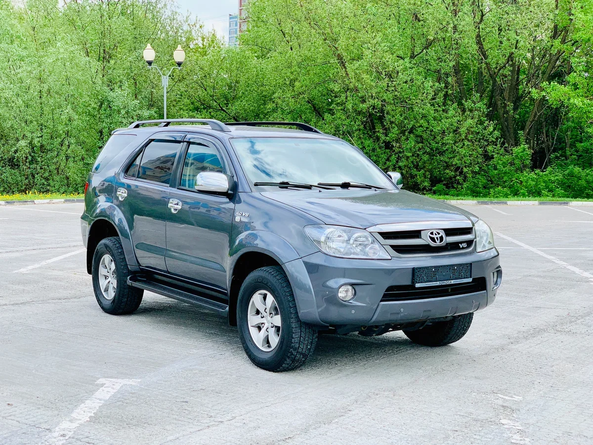 Toyota Fortuner AN50 — фото поколения