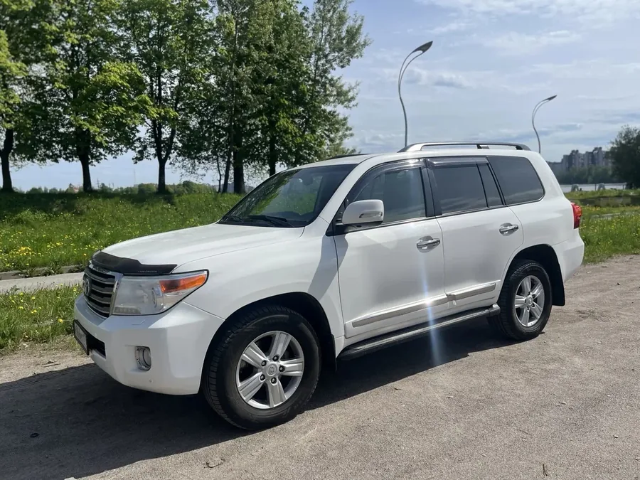 Toyota Land Cruiser 200