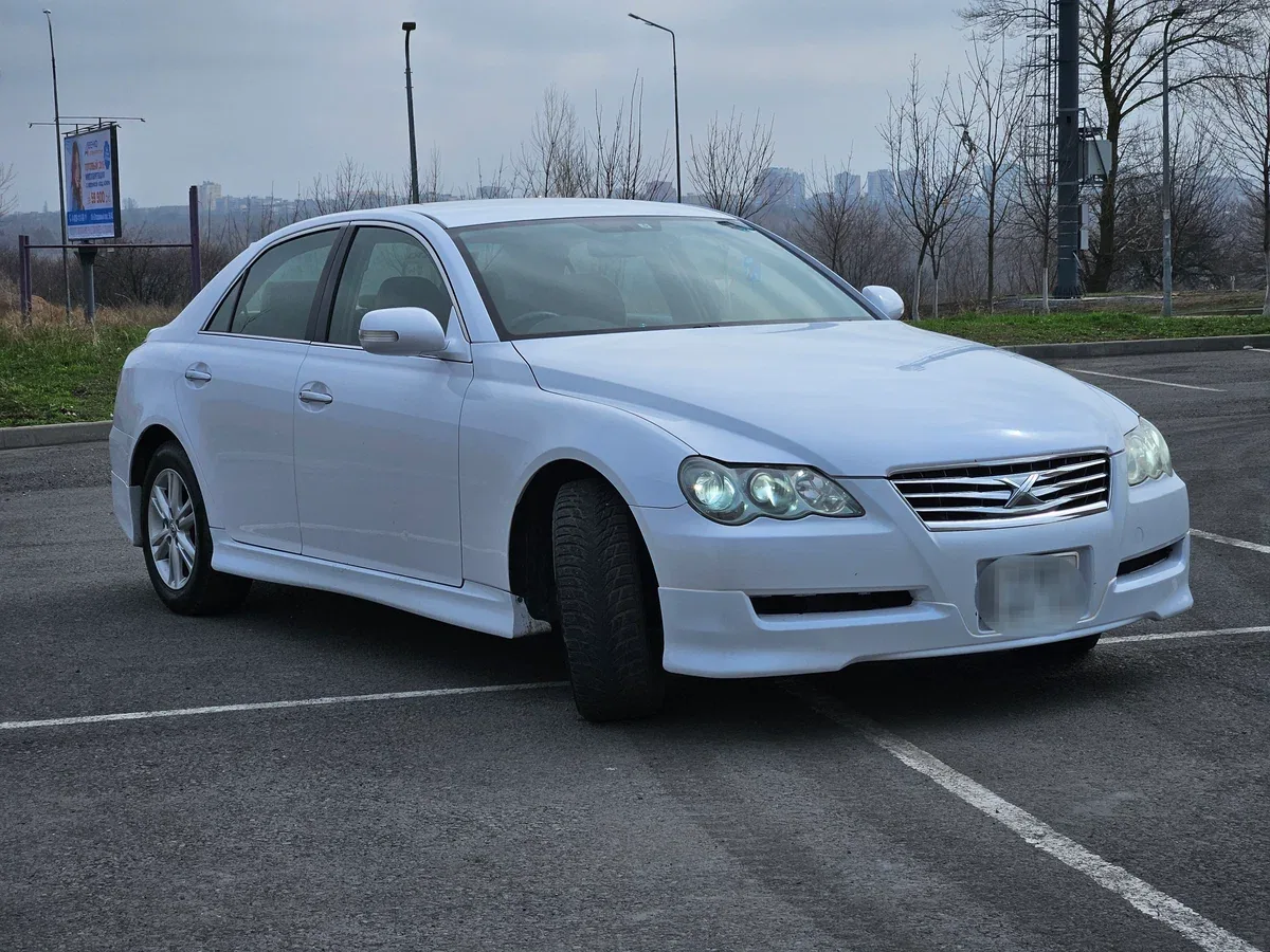 Toyota Mark X X120 — фото поколения