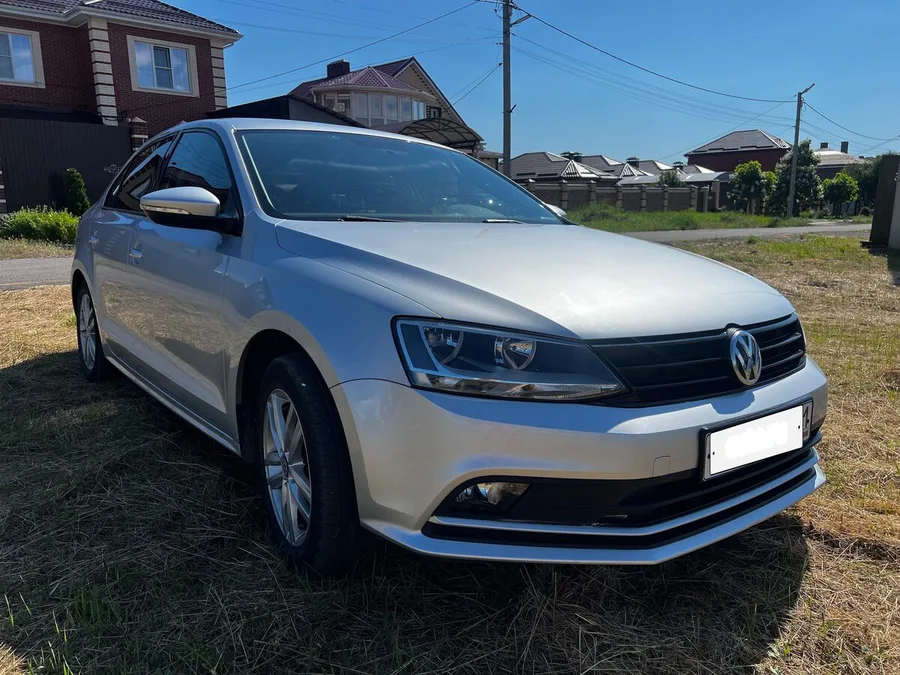 Volkswagen Jetta VI (1B) — фото поколения