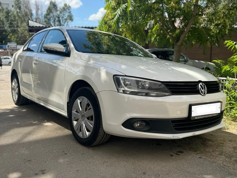 Volkswagen Jetta VI (1B) — фото поколения