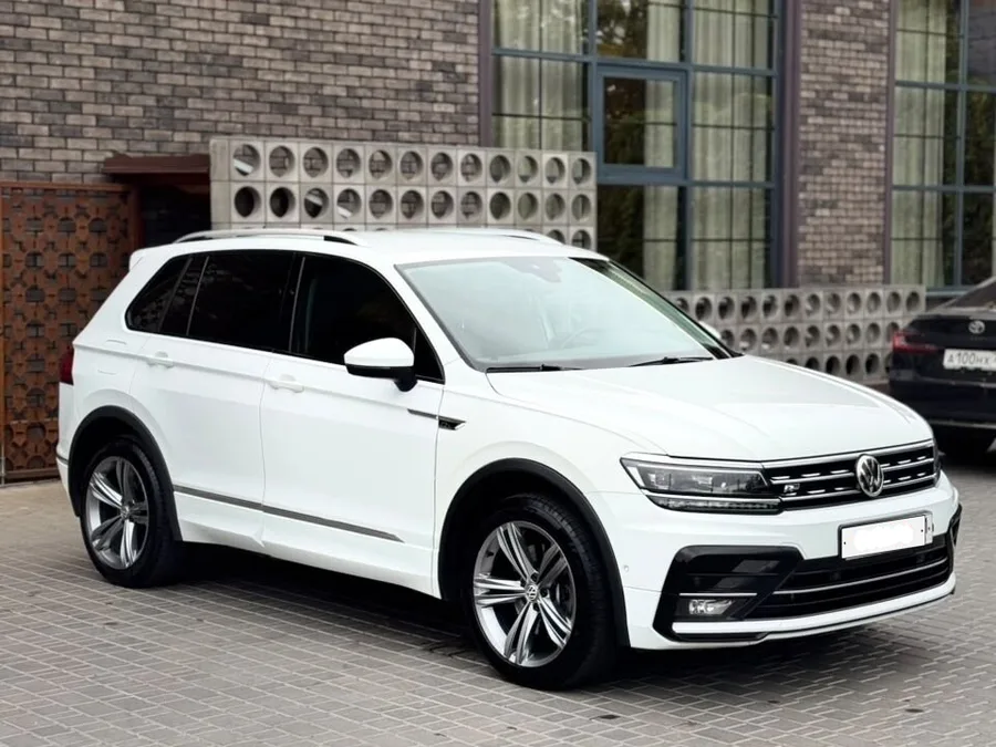 Volkswagen Tiguan II (AD) — фото поколения