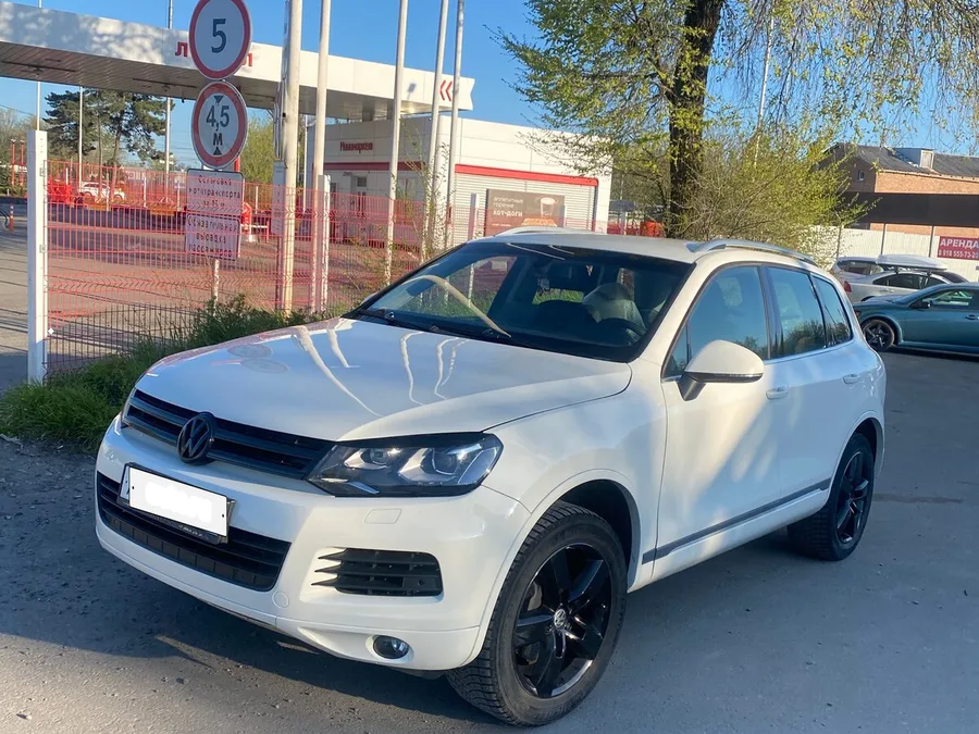 Volkswagen Touareg II (7P) — фото поколения